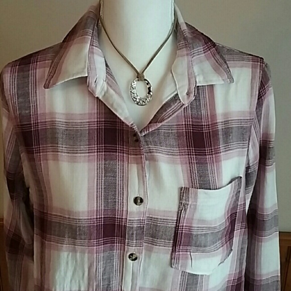 Aeropostale Tops - Pink/Purple Aeropostale Plaid Top size Large